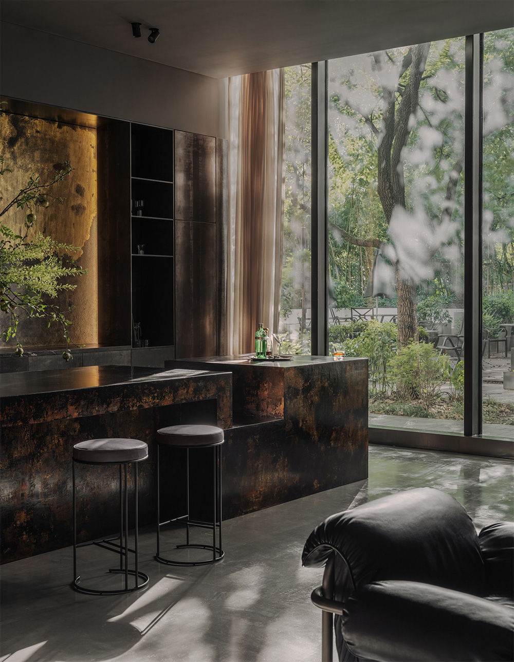 KITCHEN ISLAND
